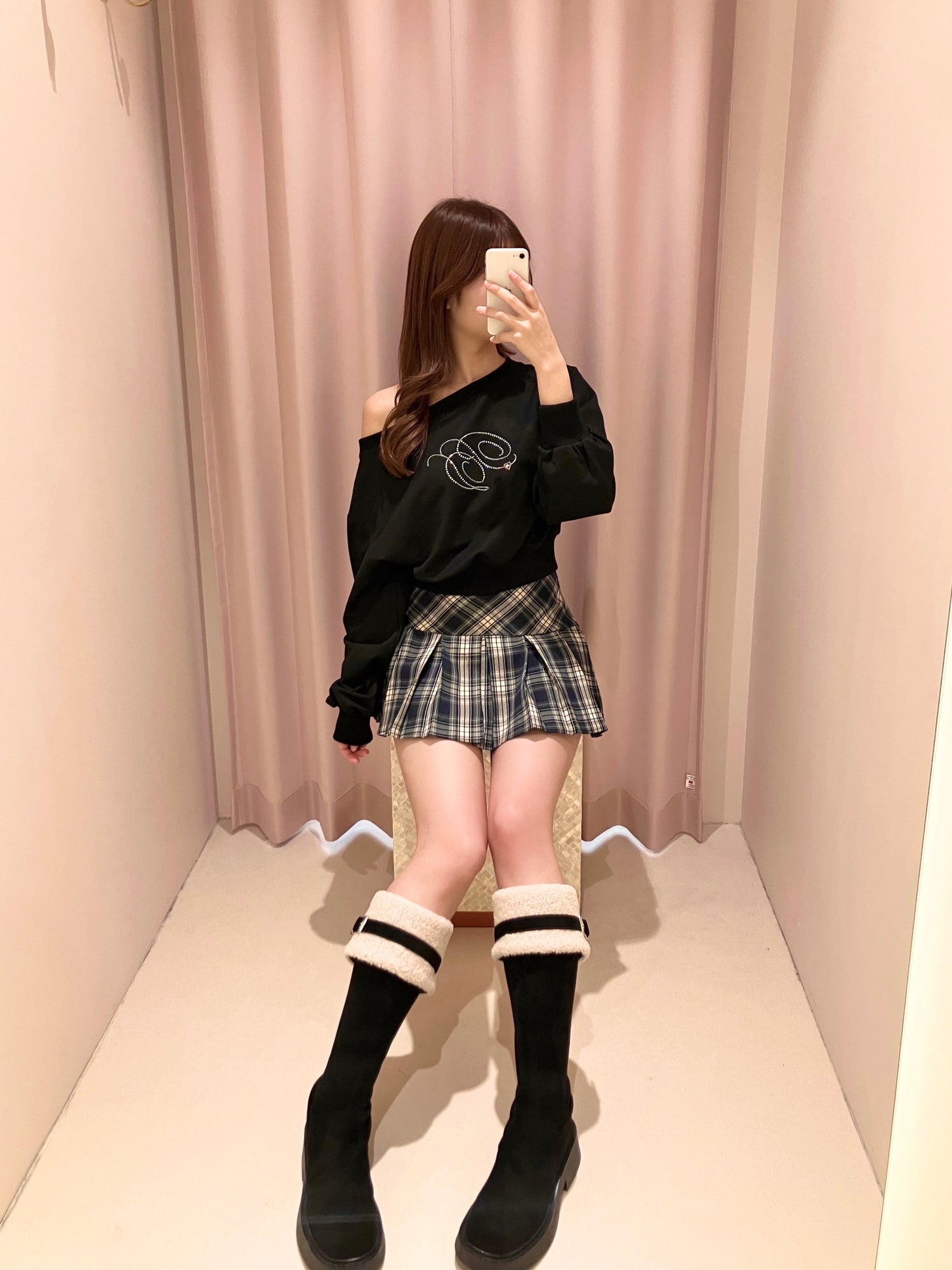 モデル164cm（Fサイズ着用）