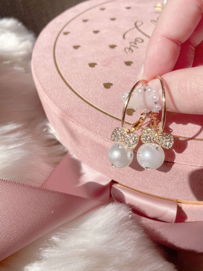 bijou ribbon pearl ring pierce