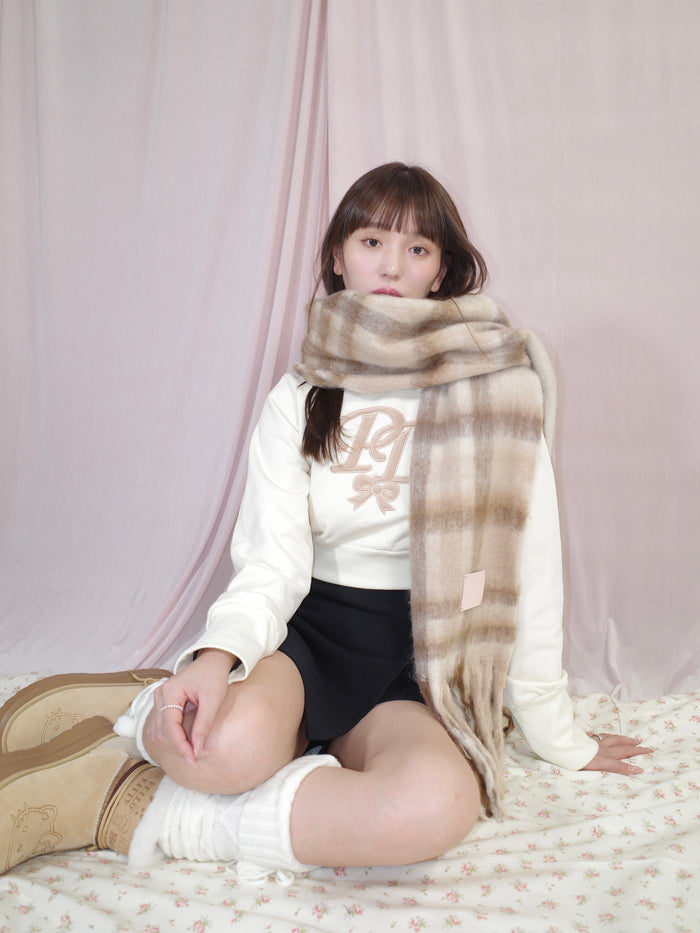 leather tag plaid muffler