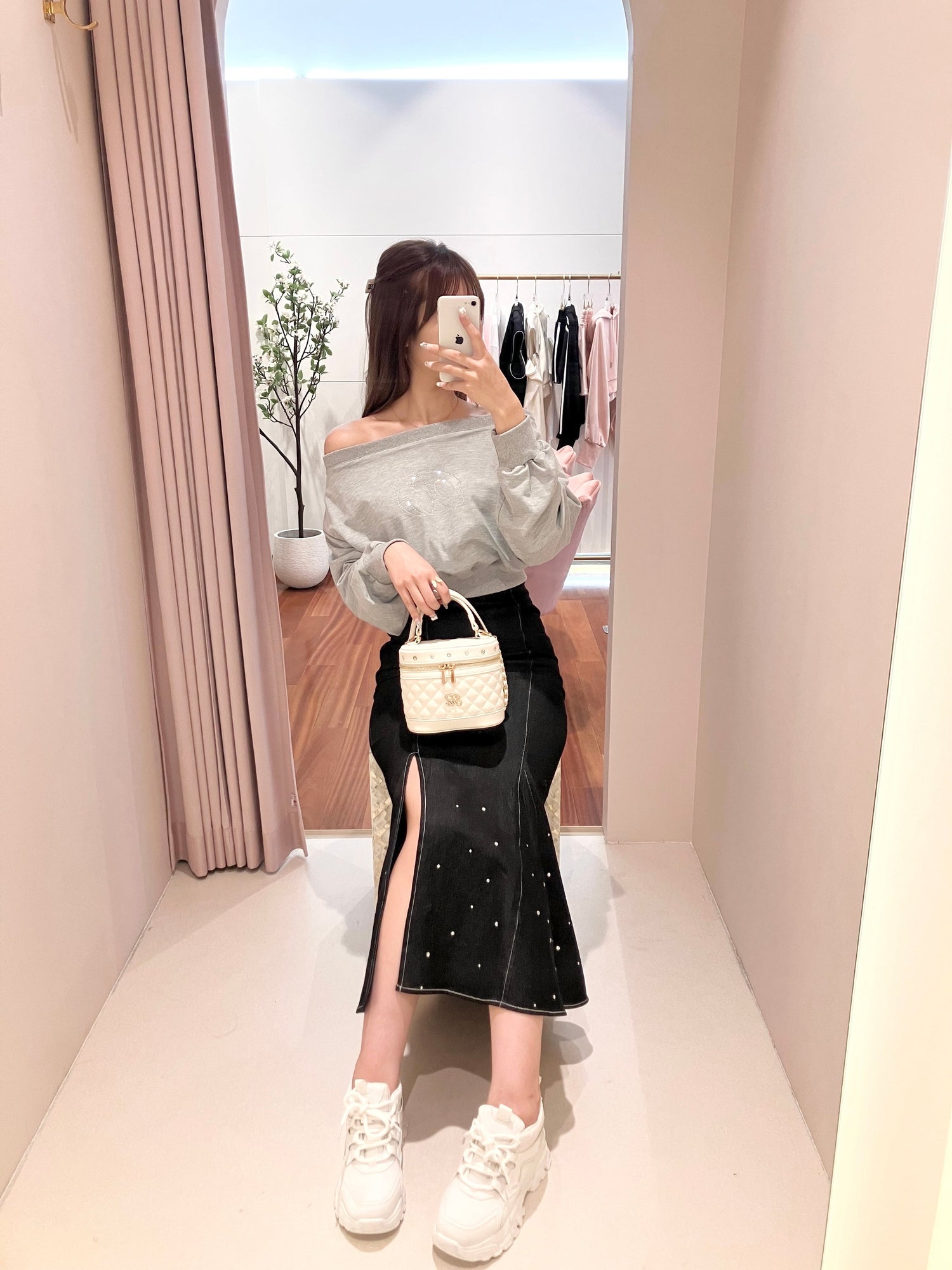 モデル164cm（Fサイズ着用）